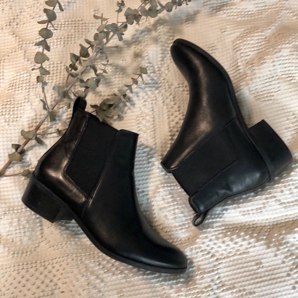 Steve Madden Dover Chelsea Boots - Picture 7 of 9